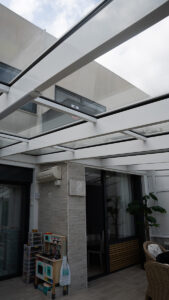 Tu terraza se merece algo mejor: ¡Cerramientos de PVC en Tarragona con diseño y calidad!