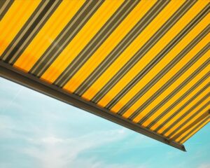 Cómo elegir el mejor toldo para tu Terraza en Tarragona según el Clima